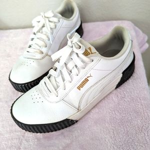 Puma Kicks- Size 6